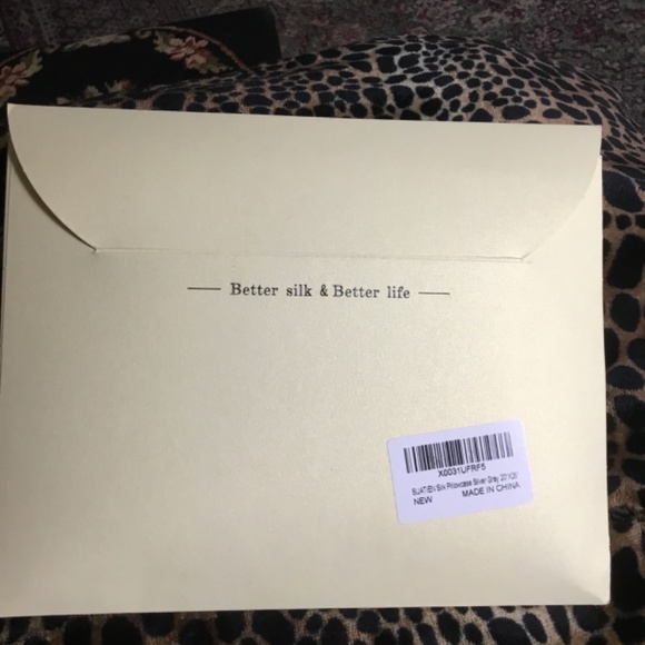 NEW Silver Gray Silk Pillowcase for Hair and Skin -Standard Size 20"X 26" - Picture 2 of 4